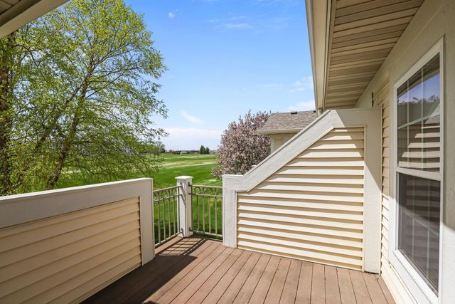 551 Holly Lane N, Oakdale, MN 55128