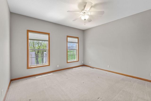 551 Holly Lane N, Oakdale, MN 55128