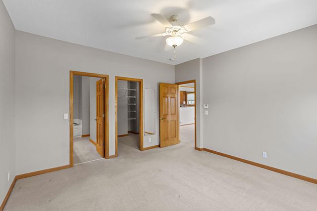 551 Holly Lane N, Oakdale, MN 55128