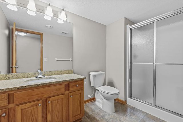 551 Holly Lane N, Oakdale, MN 55128