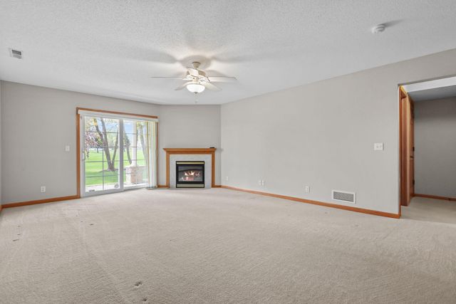 551 Holly Lane N, Oakdale, MN 55128