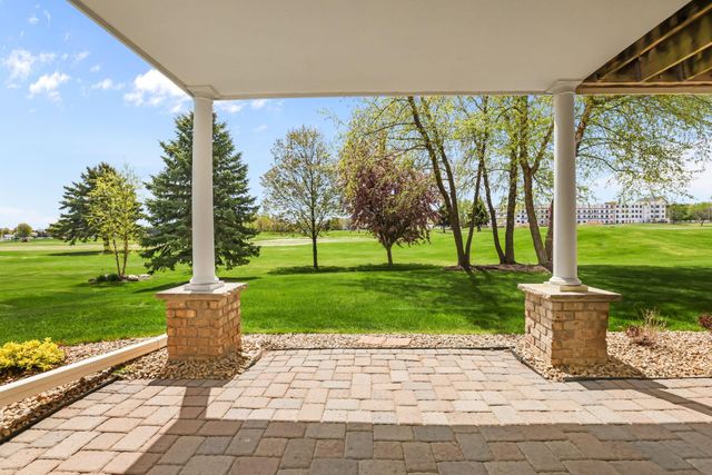 551 Holly Lane N, Oakdale, MN 55128