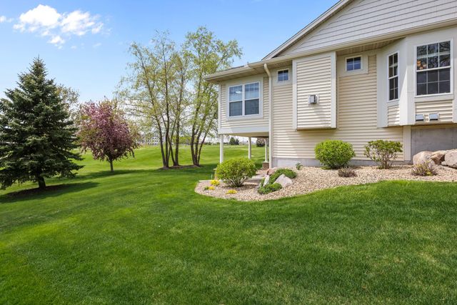 551 Holly Lane N, Oakdale, MN 55128