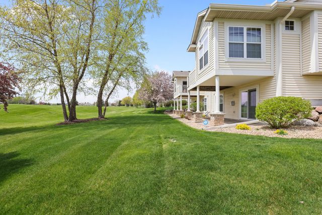 551 Holly Lane N, Oakdale, MN 55128