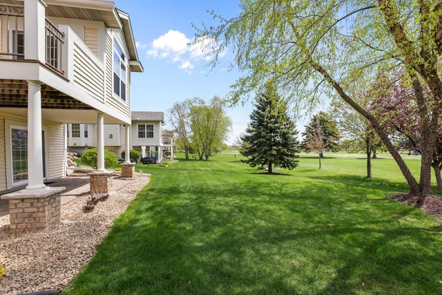 551 Holly Lane N, Oakdale, MN 55128
