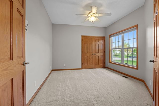 551 Holly Lane N, Oakdale, MN 55128