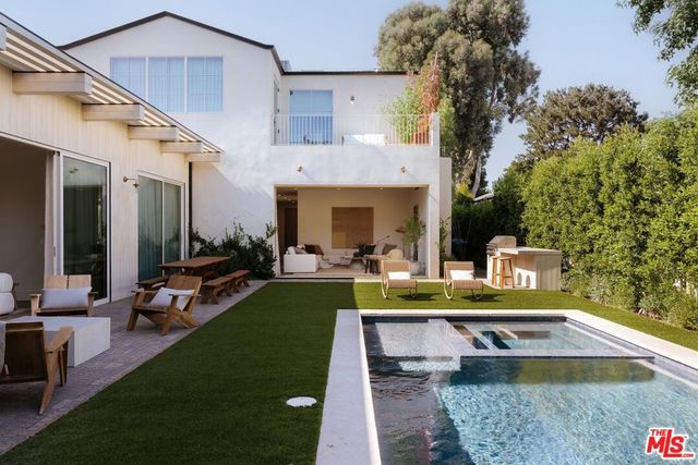 12128 Hesby Street, Valley Village, CA 91607