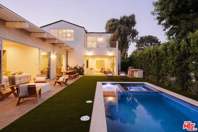 12128 Hesby Street, Valley Village, CA 91607