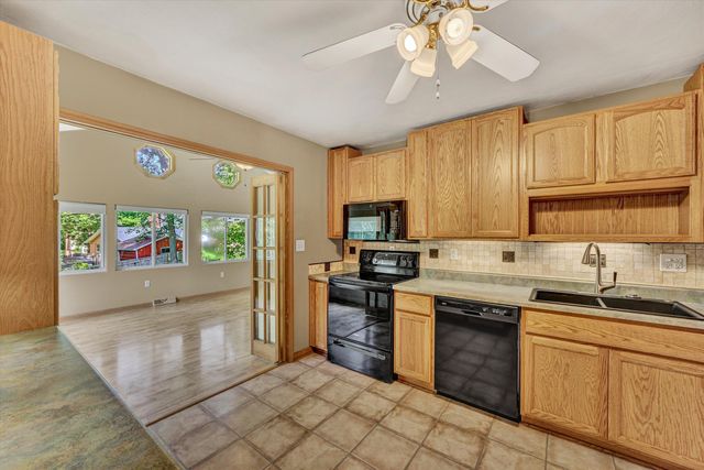 35 Spruce CIR, Blue Ridge, VA 24064