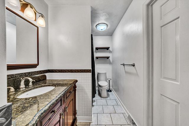 35 Spruce CIR, Blue Ridge, VA 24064