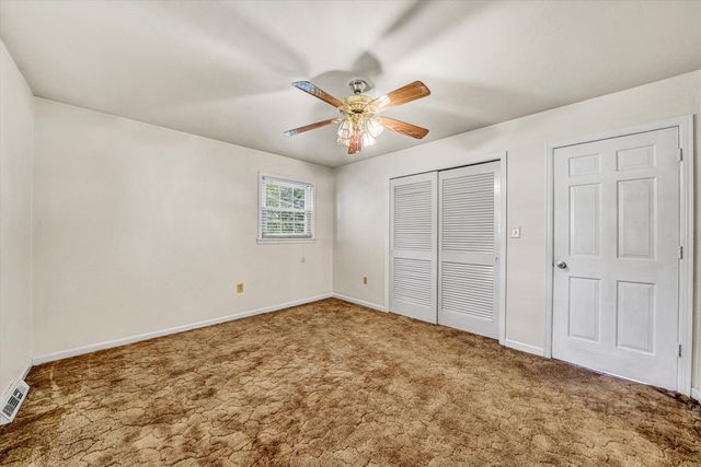 35 Spruce CIR, Blue Ridge, VA 24064