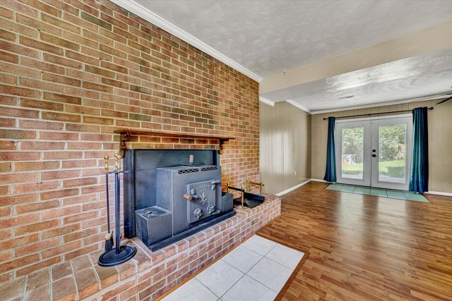 35 Spruce CIR, Blue Ridge, VA 24064