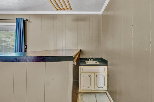 35 Spruce CIR, Blue Ridge, VA 24064