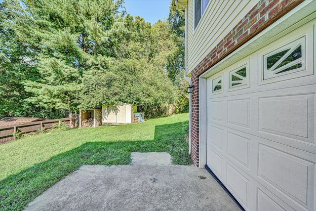 35 Spruce CIR, Blue Ridge, VA 24064