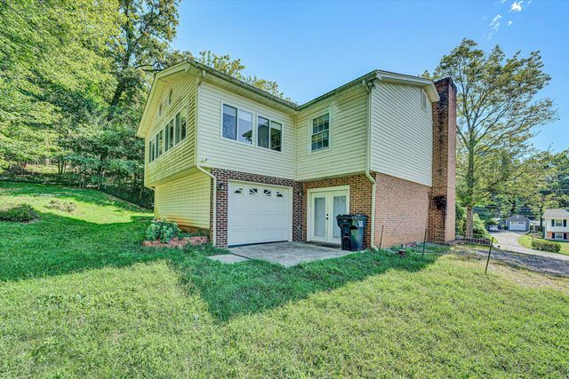 35 Spruce CIR, Blue Ridge, VA 24064