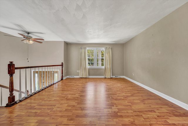 35 Spruce CIR, Blue Ridge, VA 24064