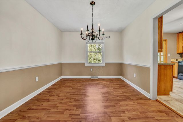 35 Spruce CIR, Blue Ridge, VA 24064