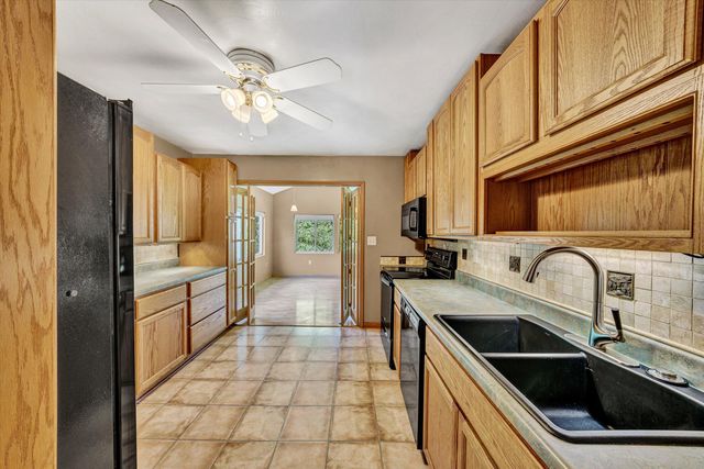 35 Spruce CIR, Blue Ridge, VA 24064