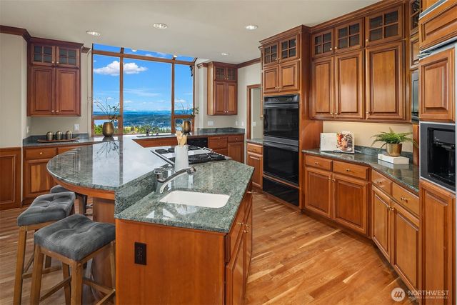 17120 SE 58th Street, Bellevue, WA 98006