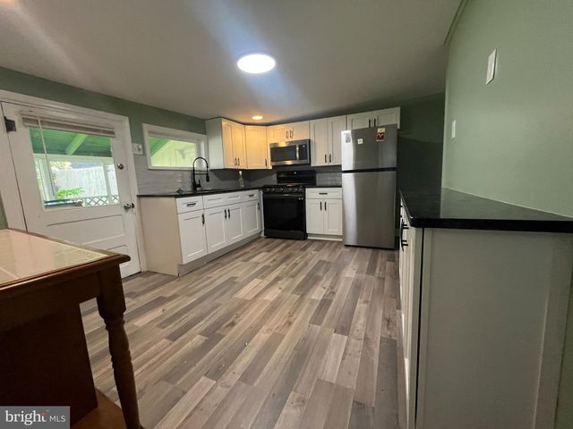 35 PAXSON ST, Mt Holly, NJ 08060