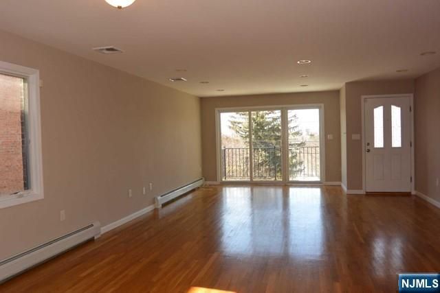 440 Oak Street 1, Ridgefield, NJ 07657