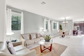 5010 S Astor Circle, Delray Beach, FL 33484