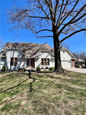 2224 Summerfield Drive, Lee's Summit, MO 64081
