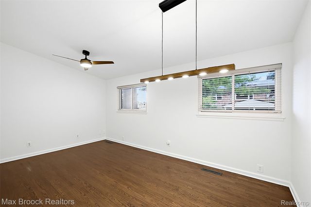 1411 W Farnum Avenue, Royal Oak, MI 48067