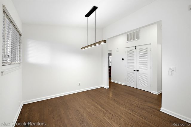 1411 W Farnum Avenue, Royal Oak, MI 48067
