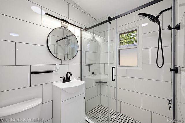 1411 W Farnum Avenue, Royal Oak, MI 48067