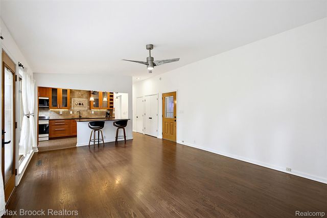 1411 W Farnum Avenue, Royal Oak, MI 48067