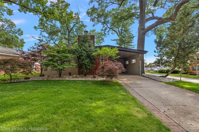 1411 W Farnum Avenue, Royal Oak, MI 48067