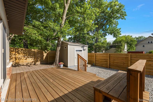 1411 W Farnum Avenue, Royal Oak, MI 48067