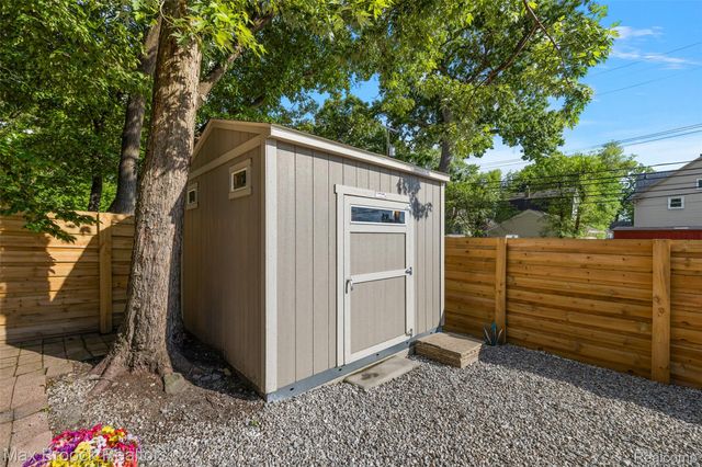 1411 W Farnum Avenue, Royal Oak, MI 48067