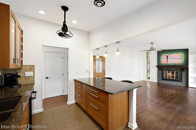 1411 W Farnum Avenue, Royal Oak, MI 48067