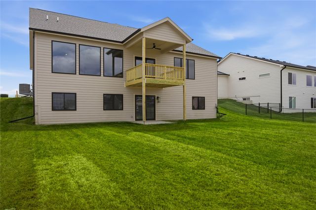 418 Westwood Drive, Huxley, IA 50124