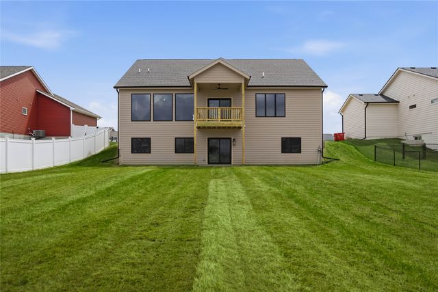 418 Westwood Drive, Huxley, IA 50124