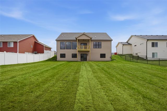 418 Westwood Drive, Huxley, IA 50124