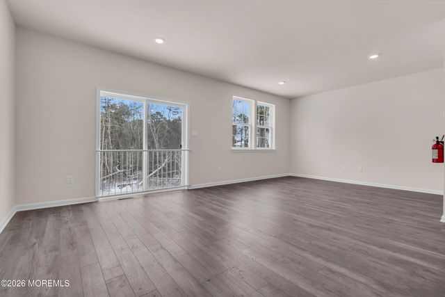 19 Mantoloking Drive, Jackson, NJ 08527