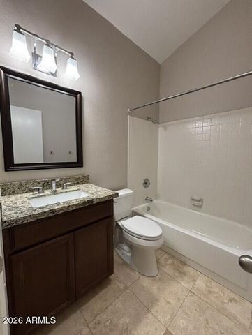 3926 E GRAYTHORN Street, Phoenix, AZ 85044