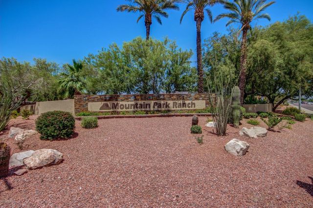 3926 E GRAYTHORN Street, Phoenix, AZ 85044