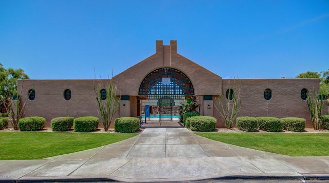 3926 E GRAYTHORN Street, Phoenix, AZ 85044