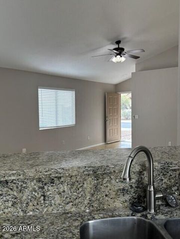 3926 E GRAYTHORN Street, Phoenix, AZ 85044