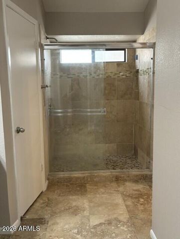 3926 E GRAYTHORN Street, Phoenix, AZ 85044