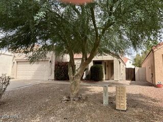 3926 E GRAYTHORN Street, Phoenix, AZ 85044