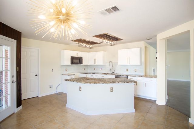1112 Statler Bend DR, Pflugerville, TX 78660