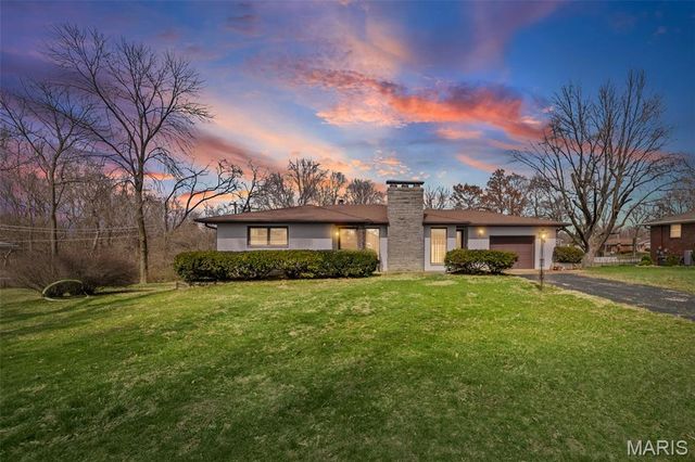 4 Briarcliffe Drive, Fairview Heights, IL 62208