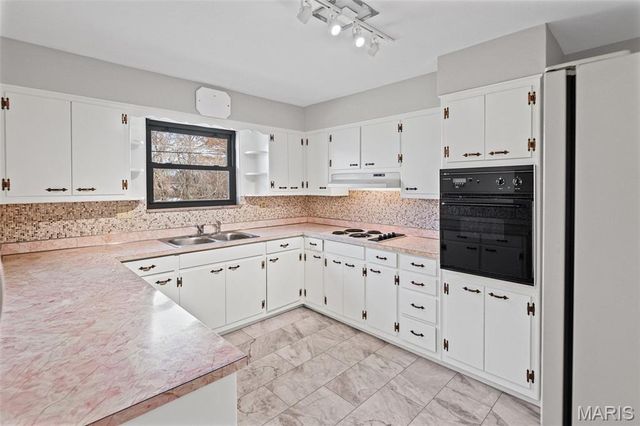 4 Briarcliffe Drive, Fairview Heights, IL 62208