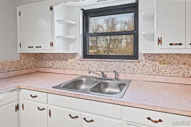 4 Briarcliffe Drive, Fairview Heights, IL 62208