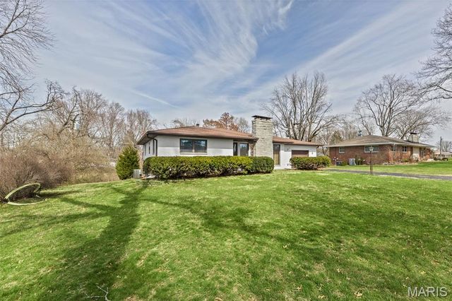 4 Briarcliffe Drive, Fairview Heights, IL 62208